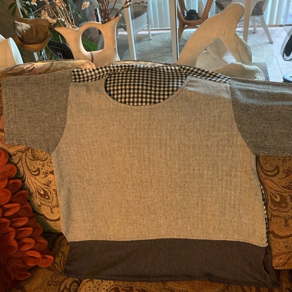 Designed & made in Israel, super cool and super soft, linen top from Alembika - Picture 7 of 7